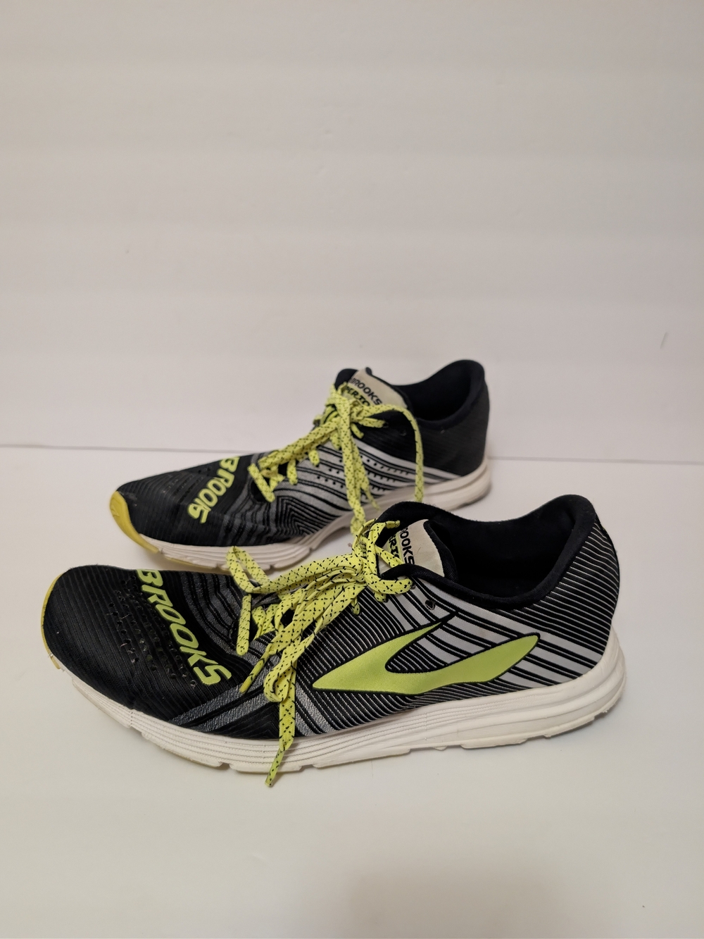 Brooks Hyperion Men's Size 9 Running Shoes Black Nightlife Lime Green 1102341D08